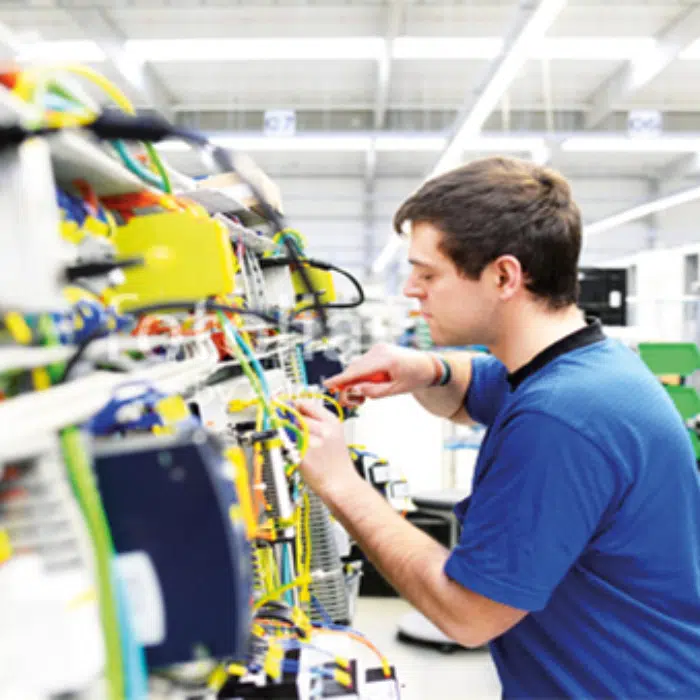 Lehre zum Elektrotechniker Lehre zum Elektrotechniker